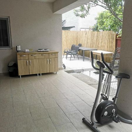 Zapp House Hotel Costinesti Bagian luar foto