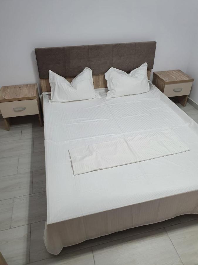 Zapp House Hotel Costinesti Bagian luar foto