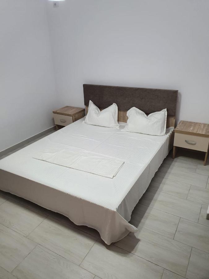 Zapp House Hotel Costinesti Bagian luar foto