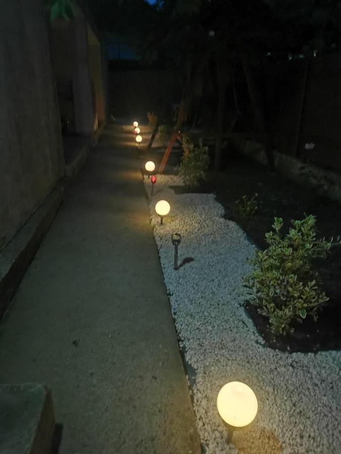 Zapp House Hotel Costinesti Bagian luar foto