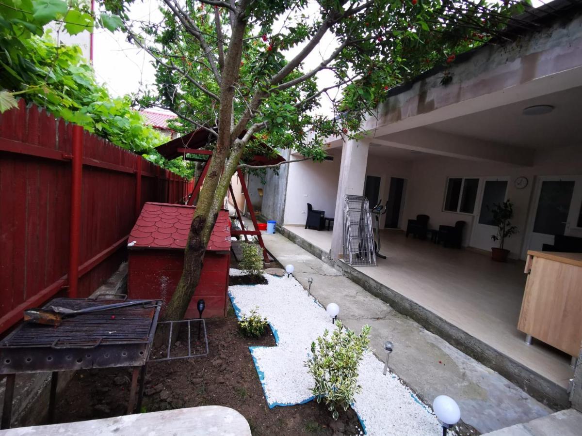 Zapp House Hotel Costinesti Bagian luar foto