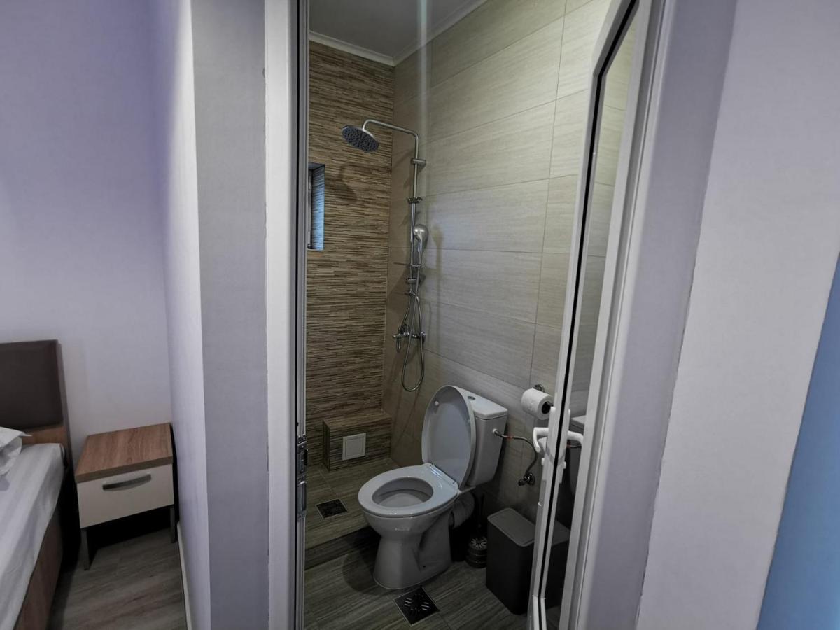 Zapp House Hotel Costinesti Bagian luar foto