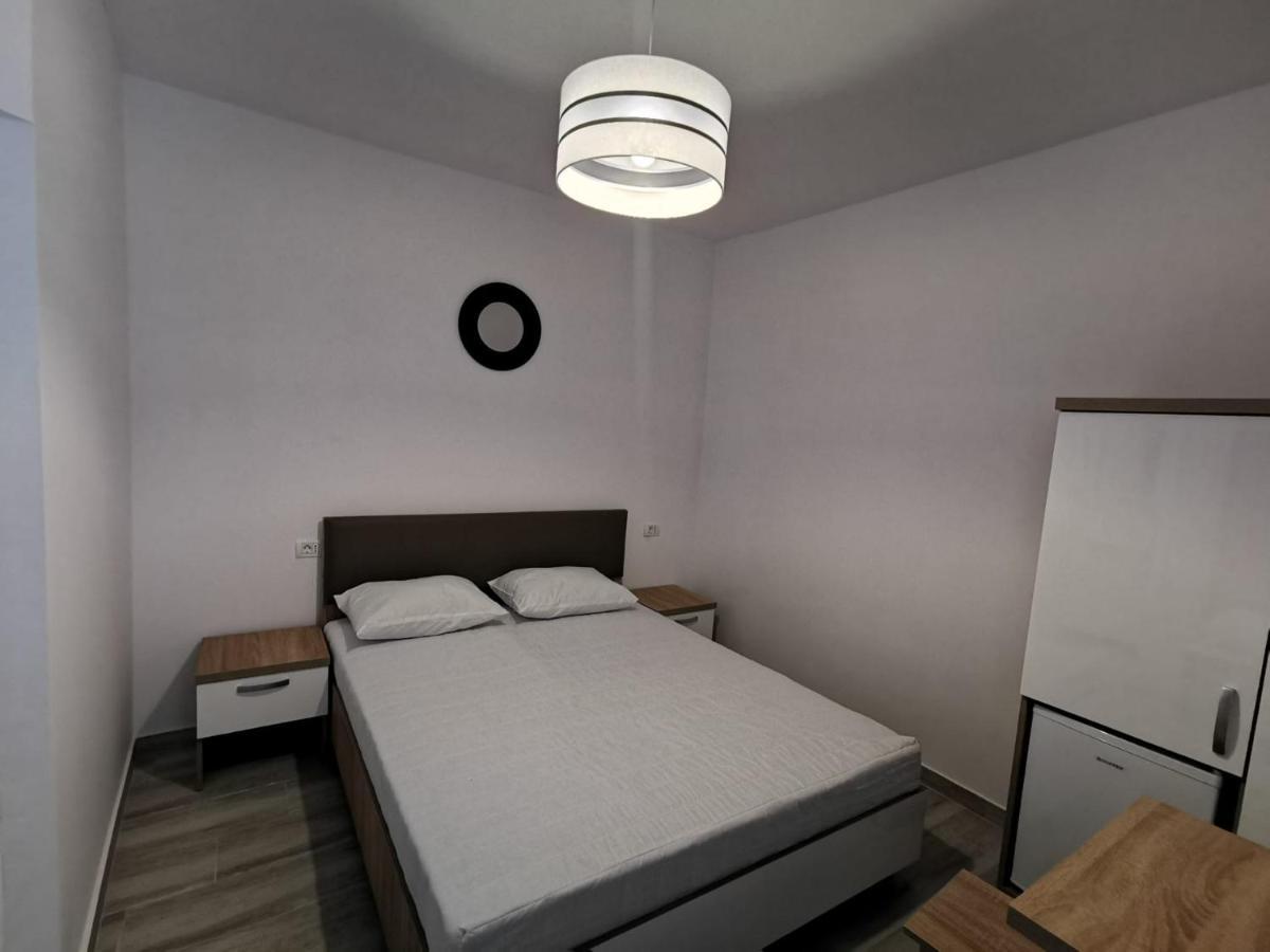 Zapp House Hotel Costinesti Bagian luar foto