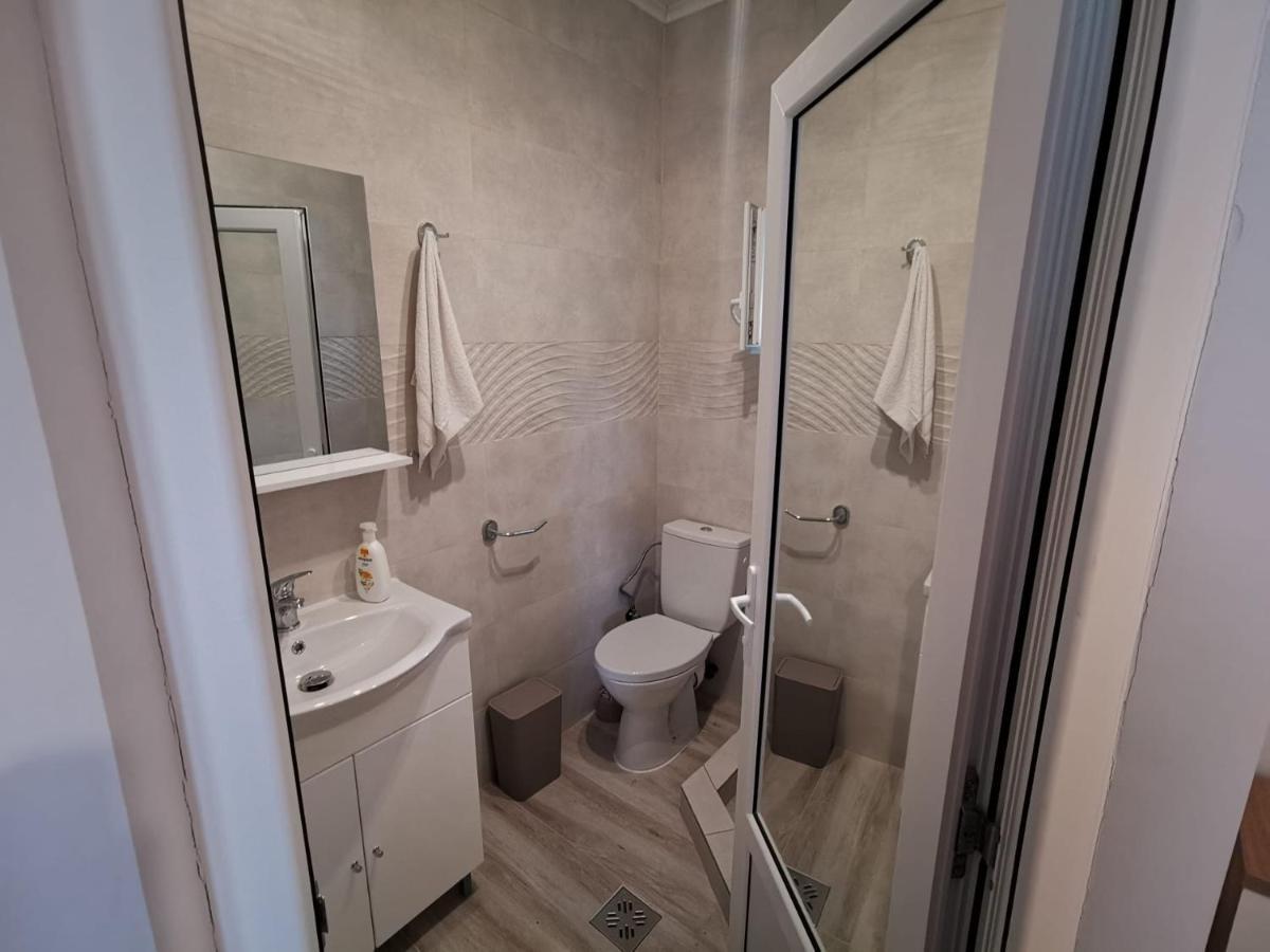 Zapp House Hotel Costinesti Bagian luar foto