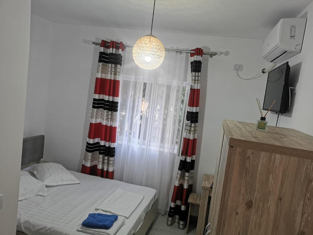 Zapp House Hotel Costinesti Bagian luar foto